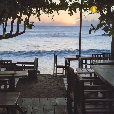 Gecko Restaurant & Rooms Arugam Bay Exterior photo