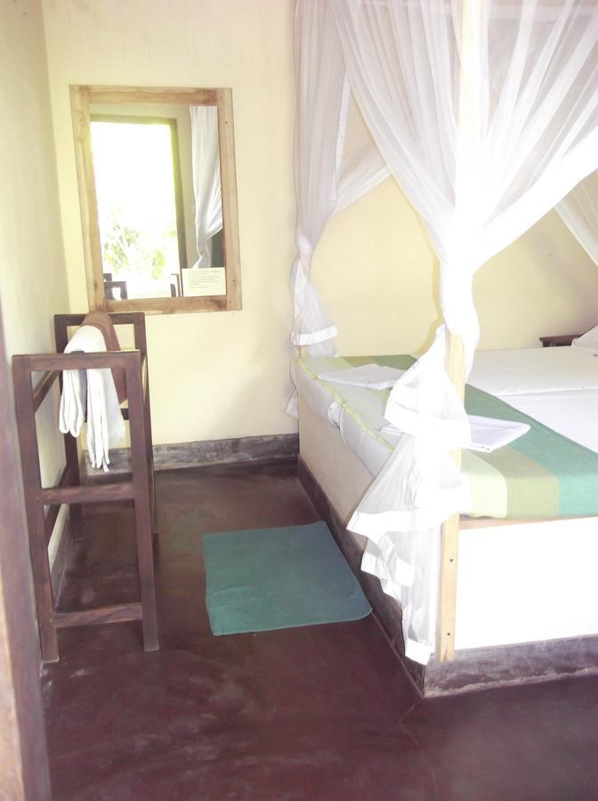 Gecko Restaurant & Rooms Arugam Bay Exterior photo